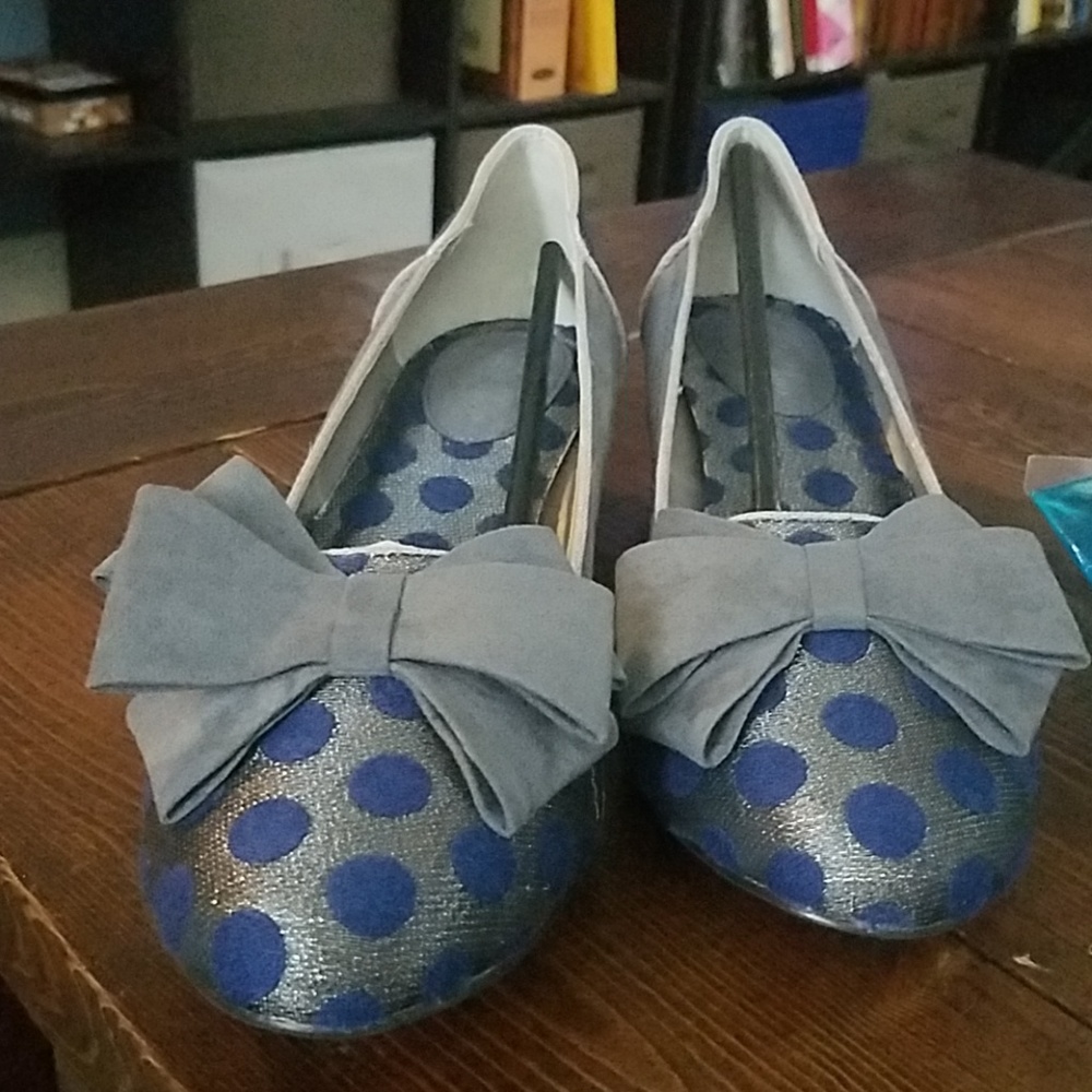Shoes size 11